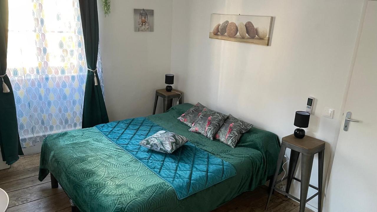 エスタン Chez Tifille Bed & Breakfast エクステリア 写真
